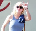 La très jolie Anna Faris est rock n\' roll, même en promenade à Hollywood, à Los Angeles, le 25 octobre 2009 !