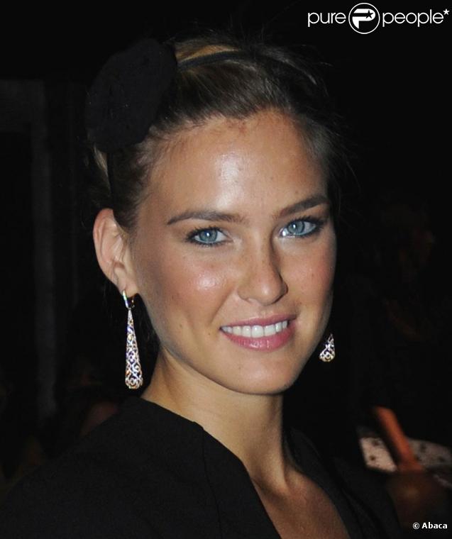 La belle Bar Refaeli, à l'occasion du Fashionable Istanbul 2009, qui s'est tenu en Turquie, le 25 octobre 2009 !