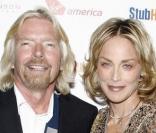 Sharon Stone et Richard Branson lors de la soirée de charité Rock the Kasbah au profit de Virgin Unite et de la fondation de Eve Branson à Los Angeles le 26 octobre 2009