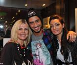 Léo et Emilie, en compagnie de Nelly, la propriétaire du restaurant  Oh ! Sushi  de Lyon Mercière.
