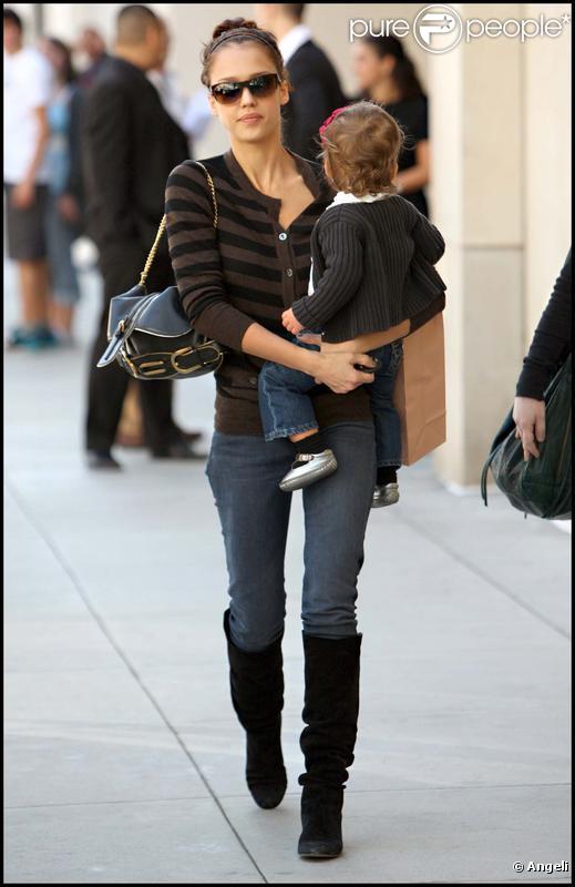 Jessica Alba et Honor dans les rues de Los Angeles