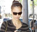 Jessica Alba dans les rues de Los Angeles
