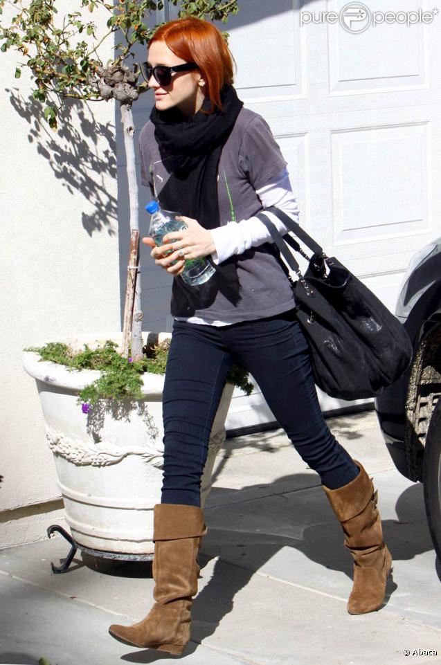 Ashlee Simpson rend visite à une amie à West Hollywood le 30 octobre 2009  