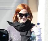  Ashlee Simpson toute souriante à la sortie de chez elle le 30 octobre 2009 à Los Angeles 