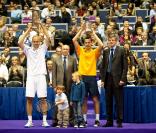 Michaël Llodra dispute la finale du tournoi de Lyon. Son fils Téo, adorable, est là pour le supporter et fait son show !  Sa fille Manon également. 01/11/09