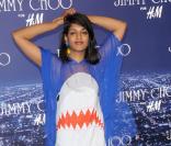 La chanteuse M.I.A. était de la partie pour admirer les créations de Jimmy Choo, à L.A. hier soir.