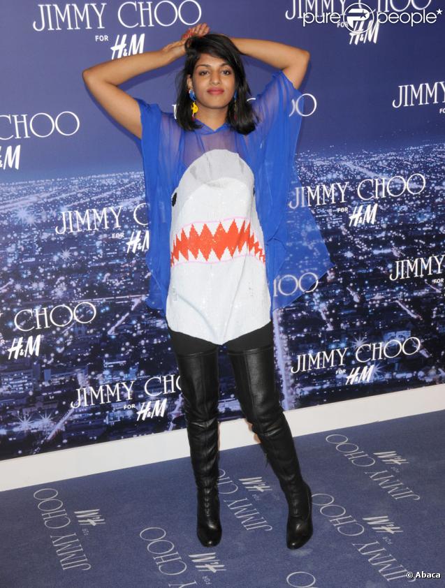 La chanteuse M.I.A. était de la partie pour admirer les créations de Jimmy Choo, à L.A. hier soir.