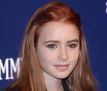 La sublime Lily Collins a illuminé le photocall de cette soirée !