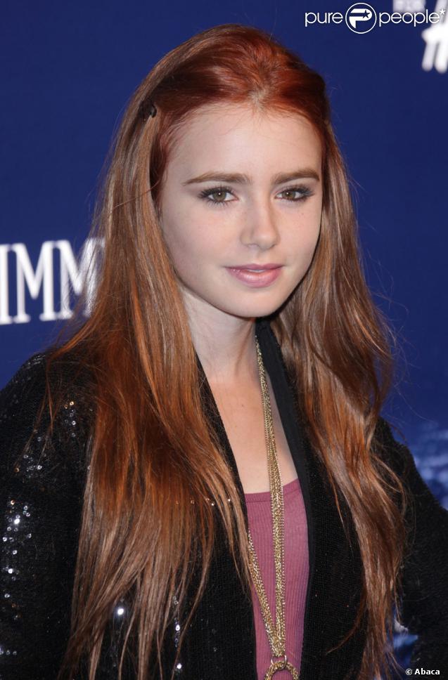 La sublime Lily Collins a illuminé le photocall de cette soirée !