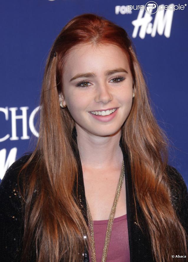 La sublime Lily Collins a illuminé le photocall de cette soirée !