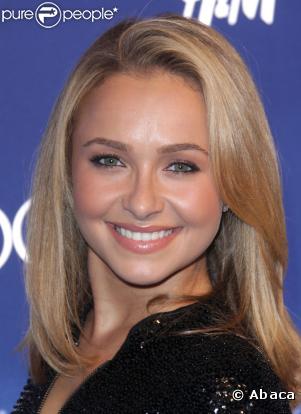 Hayden Panettiere, toujours aussi souriante,  s'affichait hier à la soirée de lancement de la collection Jimmy Choo pour H&amp;M.