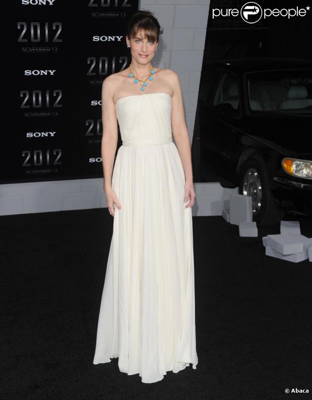 Amanda Peet à la première de 2012 à Los Angeles le 3/11/09