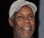 Danny Glover à la première de 2012 à Los Angeles le 3/11/09