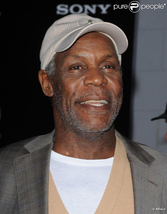 Danny Glover à la première de 2012 à Los Angeles le 3/11/09