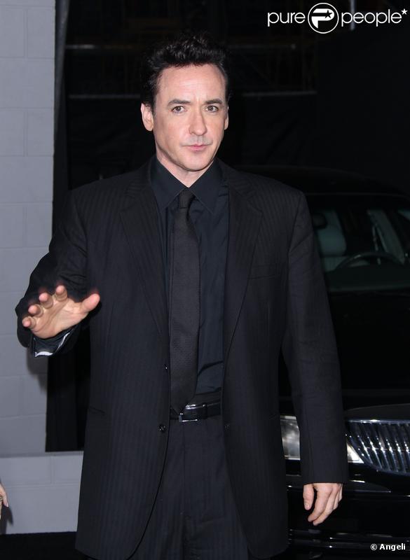 John Cusack à la première de 2012 à Los Angeles le 3/11/09