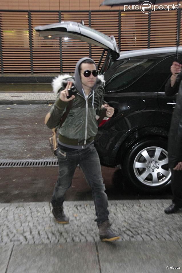 Pete Wentz devant son hôtel à Berlin, le 4 novembre 2009
