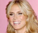 Heidi Klum superbe en pleine action lors du défilé Victoria's Secret