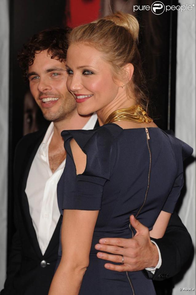 La ravissante Cameron Diaz dans les bras de James Marsden, à l'occasion de l'avant-première new-yorkaise de  The Box , de Richard Kelly, à l'AMC Lincoln Square de New York, le 4 novembre 2009.