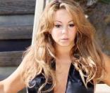Mariah Carey en maillot noir sur la plage de Malibu le 4/11/09...