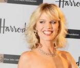 Eva Herzigova à la soirée Emerald Ball au magasin Harrod's de Londres le 5/11/09 