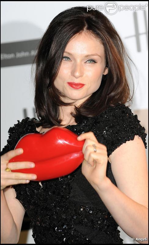 Sophie Ellis-Bextor à la soirée Emerald Ball au magasin Harrod's de Londres le 5/11/09