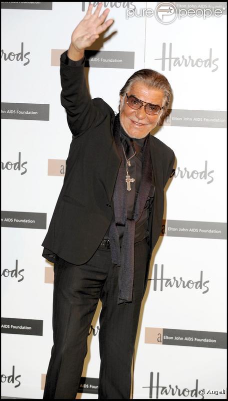 Roberto Cavalli à la soirée Emerald Ball au magasin Harrod's de Londres le 5/11/09