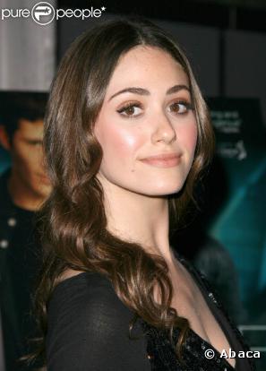 La charmante Emmy Rossum, à l'occasion de l'avant-première de Dare, au Pacific Design Center de West Hollywood, à Los Angeles, le 5 novembre 2009.