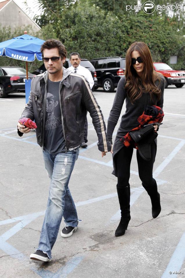 Kate Beckinsale de sortie à Los Angles en compagnie de sa famille