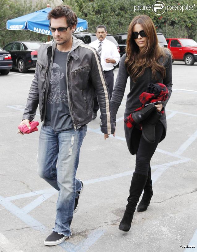 Kate Beckinsale de sortie à Los Angles en compagnie de sa famille
