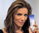 Jennifer Flavin Stallone, top model et épouse de Sylvester Stallone, présente sa gamme de produits de beauté Serious Skin Care à Düsseldorf le 7 novembre 2009