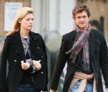 Claire Danes et son époux Hugh Dancy dans les rues de New York. Petite mine pour les jeunes mariés... 