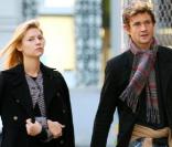 Claire Danes et son époux Hugh Dancy dans les rues de New York. Petite mine pour les jeunes mariés... 