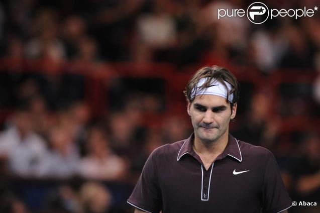 Roger Federer s'est fait battre par le Français Julien Benneteau, lors du second tour de l'Open de Paris Bercy, le 11 novembre 2009.