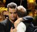 EXCLUSIF : Robbie Williams rejoint ses anciens camarades de Take That sur scène à Londres, le 13 novembre 2009.