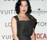 Dita Von Teese à la soirée des 30 ans du MOCA, à Los Angeles le 14 nombre 2009. 