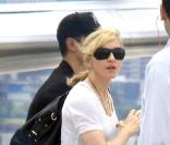 Madonna et Jesus Luz arrivant en jet privé à Rio de Janeiro le 9 novembre 2009