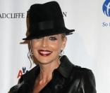 Sharon Stone à la soirée de charité d'Elton John à New York le 16/11/09