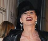 Sharon Stone à la soirée de charité d'Elton John à New York le 16/11/09