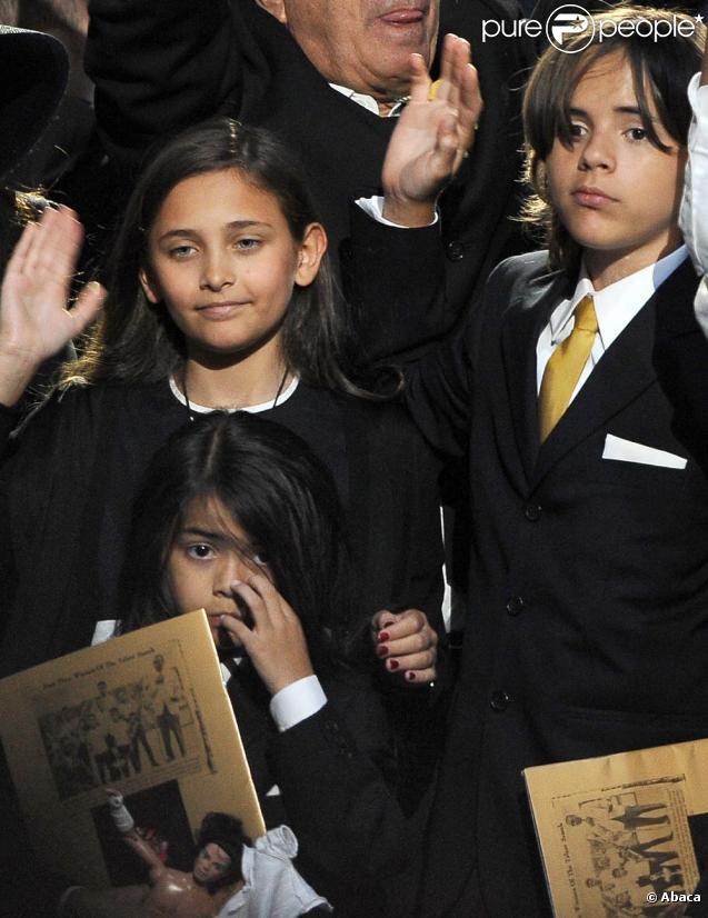 Michael Jackson : Ses trois enfants le jour de son hommage au Stapples Center 