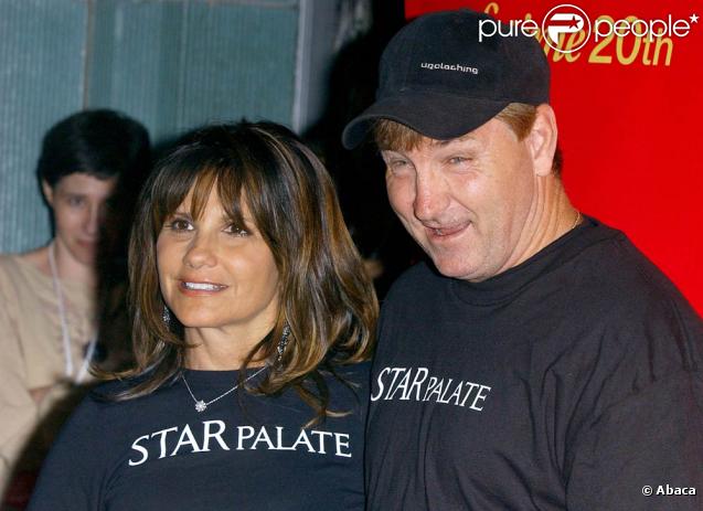  Le papa Spears a très vite réalisé à quel point sa fifille était devenue un véritable... puit à pétrole ! Après avoir brillé par son absence, Jamie Spears a décidé de devenir... Super Jamie, un papa-poule moyennant 2500 € par mois ! 
 