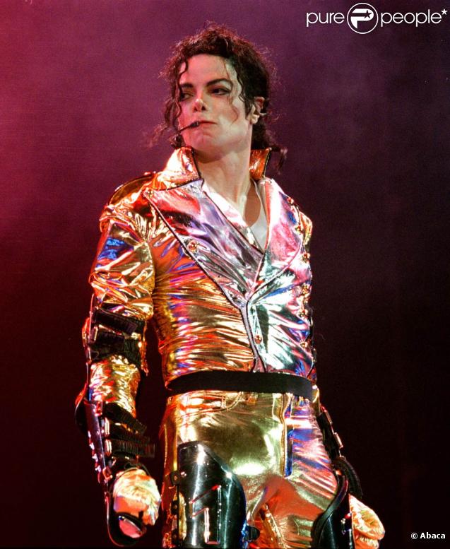 Si il y en a bien un qui a vu en son enfant, une vraie mine d'or, c'est bel et bien Joe Jackson ! Entre lui et Michael Jackson, c'était une véritable guerre. Après sa disparition, le patriarche profite encore de la notoriété post-mortem du roi de la 