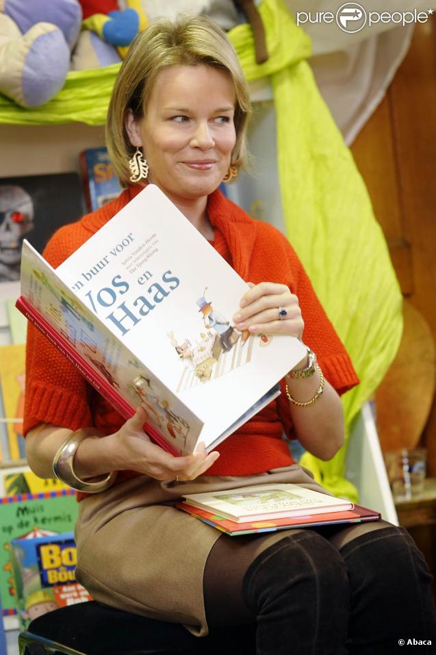 Le 19 novembre, Mathilde de Belgique animait des lectures dans une école 