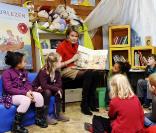 Le 19 novembre, Mathilde de Belgique animait des lectures dans une école 