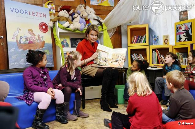 Le 19 novembre, Mathilde de Belgique animait des lectures dans une école 