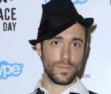 Le chanteur Charlie Winston hospitalisé d'urgence !