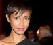 Sonia Rolland version femme fatale en longue robe asymétrique 