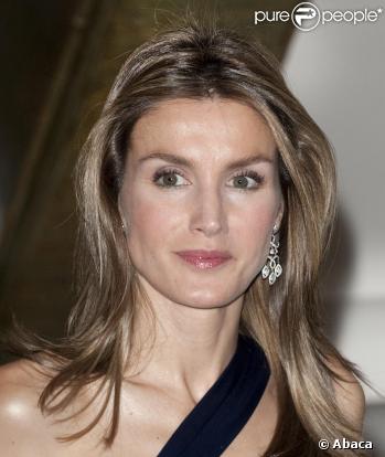 Letizia d'Espagne au gala de la presse de Londres le 24/11/09