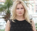 Laetitia Casta a choisi une petite robe noire pour le dernier festival de Cannes. Radieuse avec ses rondeurs de femme enceinte et pourtant très sobre avec cette pièce phare.<br />