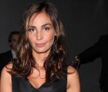 Inés Sastre a choisi la bonne pièce : moulante et totalement noire 