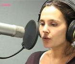 Virginie Ledoyen enregistre une belle histoire pour Action Innocence